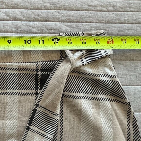 NWOT Olivia Blu Black and Tan Plaid Knit Skirt L - Picture 5 of 6